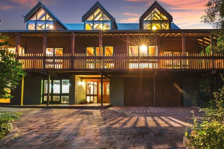 Photo of property in 105 Oriel Avenue, Tawa, Wellington, 5028