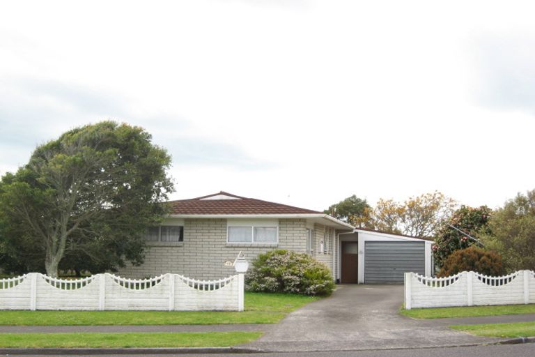 Photo of property in 10 Ballantrae Place, Highlands Park, New Plymouth, 4312
