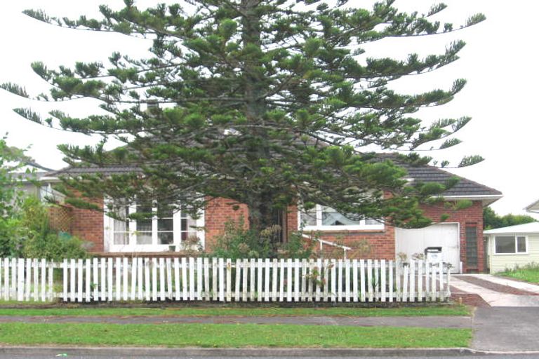 Photo of property in 9 Glengarry Road, Glen Eden, Auckland, 0602
