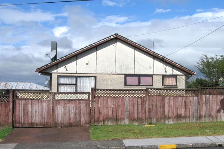 Photo of property in 36 Barrys Road, Glendene, Auckland, 0602