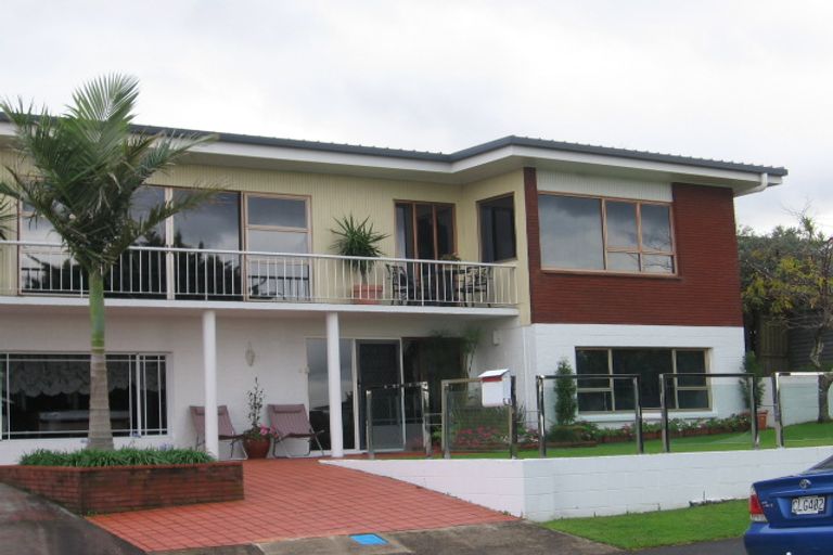 Photo of property in 3 Suzetta Place, Sunnyhills, Auckland, 2010