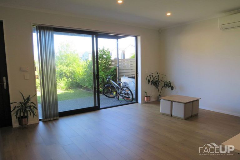 Photo of property in 32 Sidney Wallingford Way, Hobsonville, Auckland, 0616