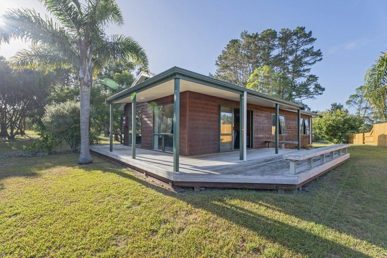 Photo of property in 214 Matarangi Drive, Matarangi, Whitianga, 3592
