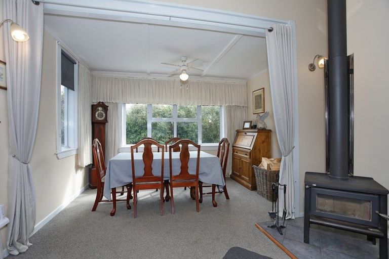 Photo of property in 16 Lyon Street, Marton, 4710