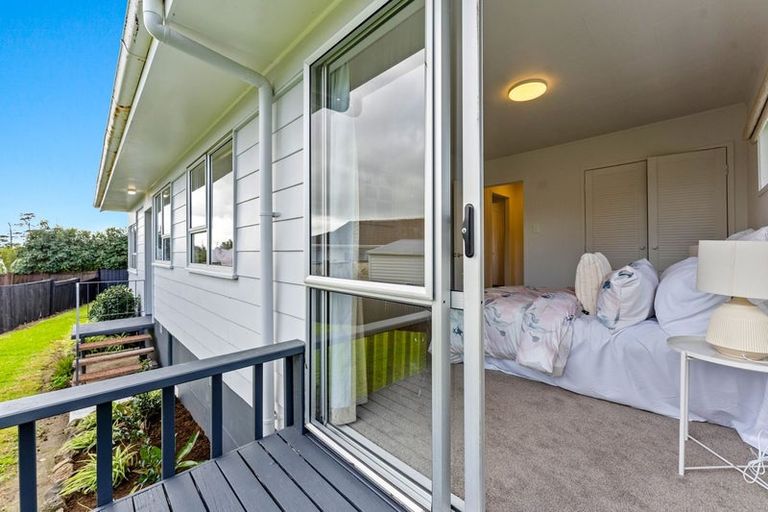 Photo of property in 7 Pureora Place, Clendon Park, Auckland, 2103