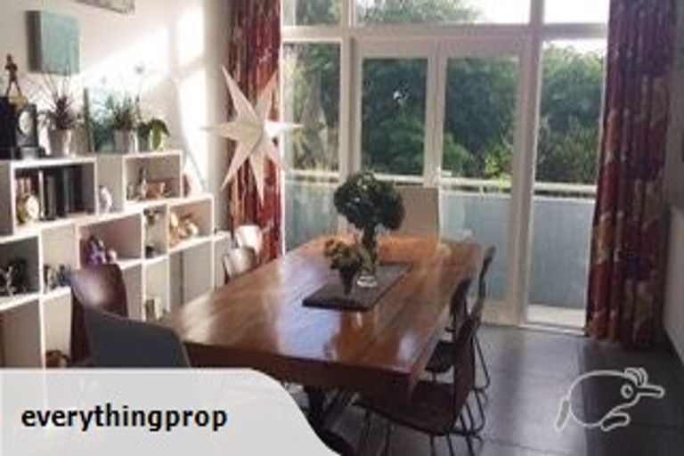 Photo of property in 83 Dignan Street, Point Chevalier, Auckland, 1022