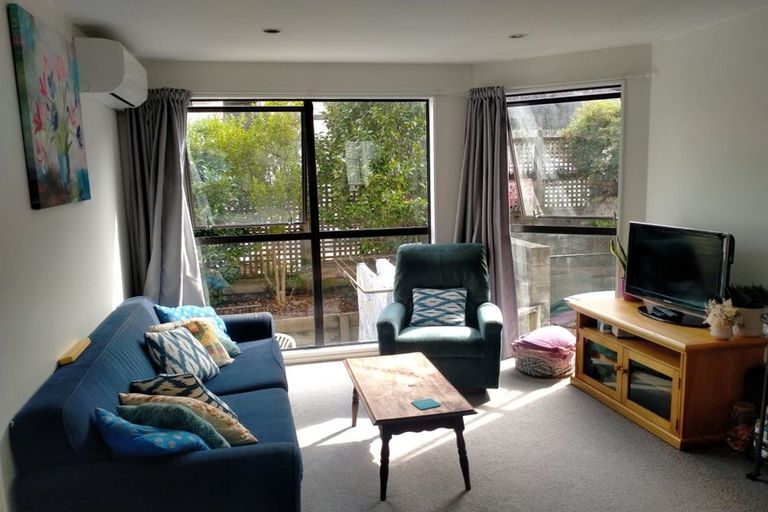 Photo of property in 35 Macdonald Crescent, Te Aro, Wellington, 6011