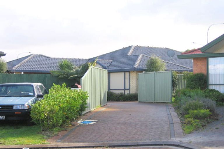 Photo of property in 6 Campile Close, East Tamaki, Auckland, 2016