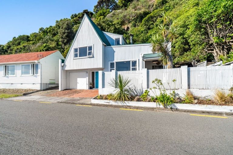 Photo of property in 31 Moana Road, Plimmerton, Porirua, 5026