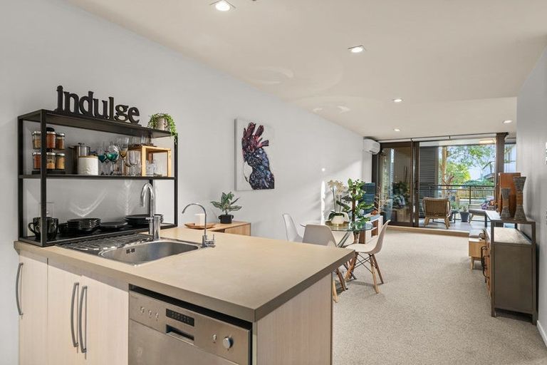 Photo of property in 2-06/424 Maunganui Road, Mount Maunganui, 3116