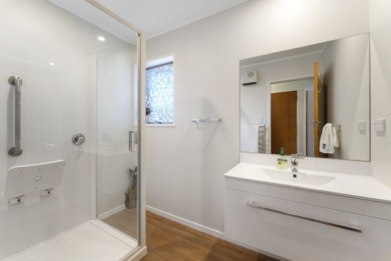 Photo of property in 71c Raumati Road, Raumati Beach, Paraparaumu, 5032