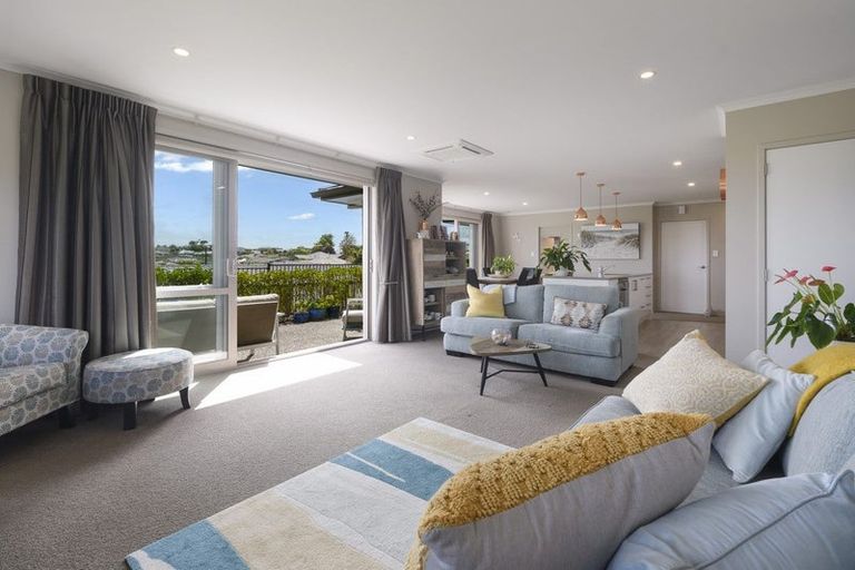 Photo of property in 22 Vista Close, Omokoroa, 3114