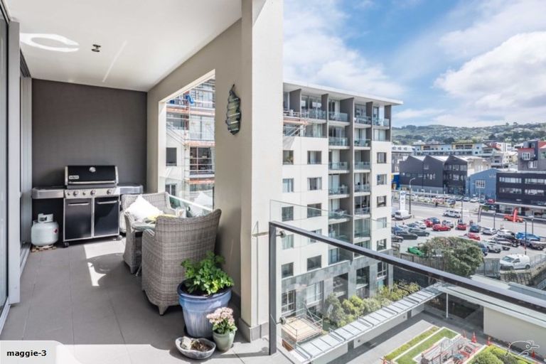 Photo of property in Sanctum Apartment, 10 Ebor Street, Te Aro, Wellington, 6011