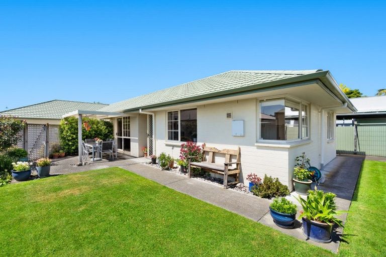 Photo of property in 2/406 Lyndon Road East, Hastings, 4122