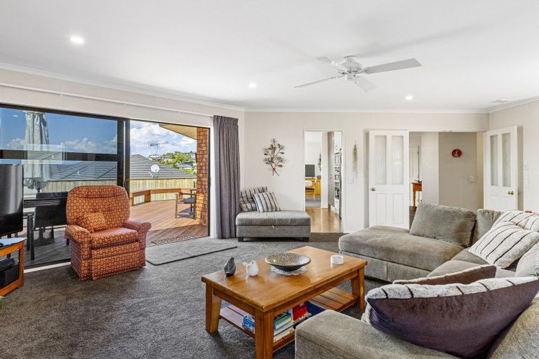 Photo of property in 25 Kinder Street, Acacia Bay, Taupo, 3330