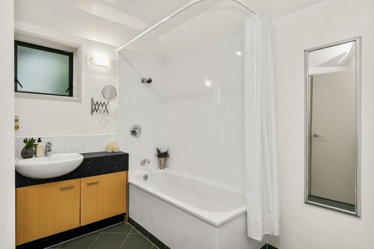 Photo of property in 3 Wadestown Road, Wadestown, Wellington, 6012