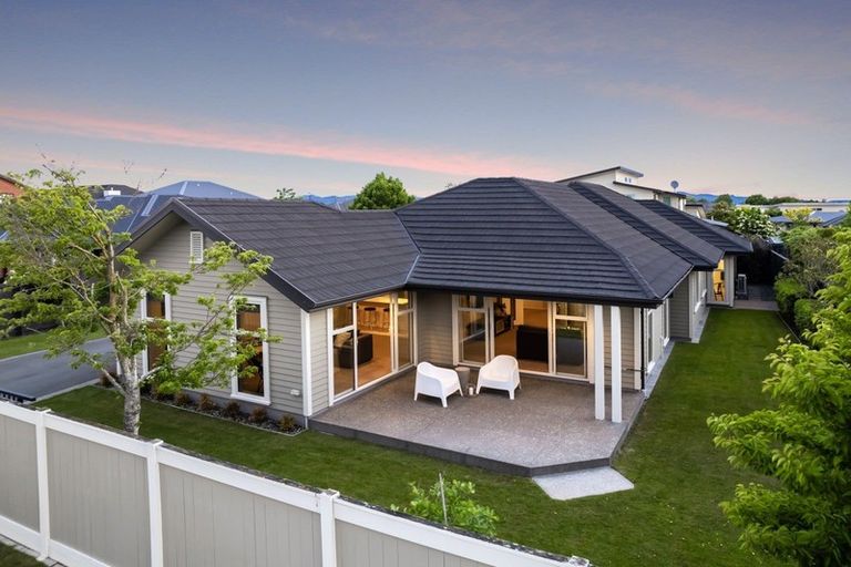 Photo of property in 42 Westpark Drive, Burnside, Christchurch, 8053