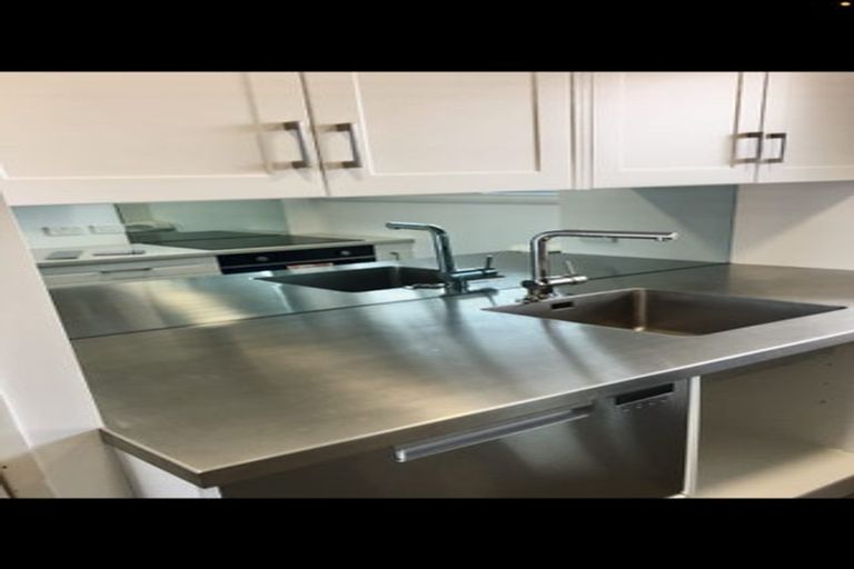 Photo of property in Manston Apartments, 3c/145 Ohiro Road, Brooklyn, Wellington, 6021