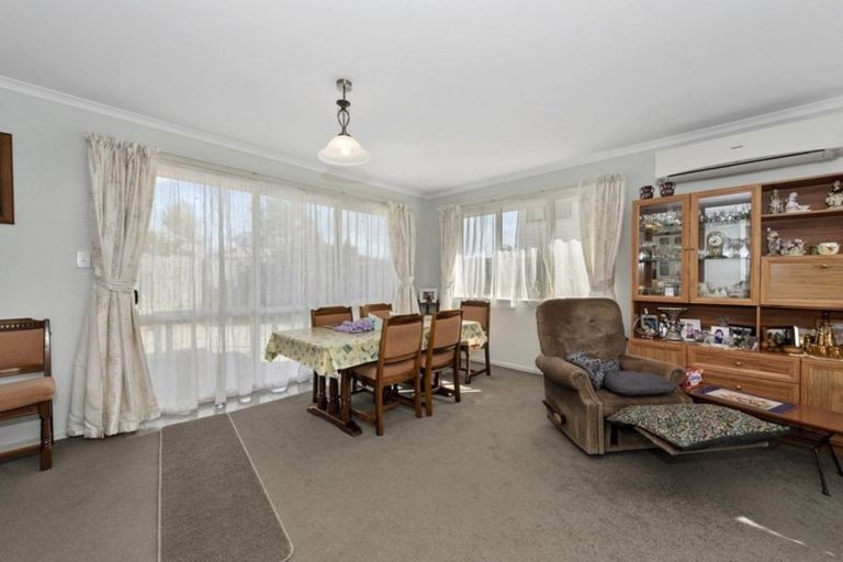 Photo of property in 8 Ruske Place, Grandview Heights, Hamilton, 3200