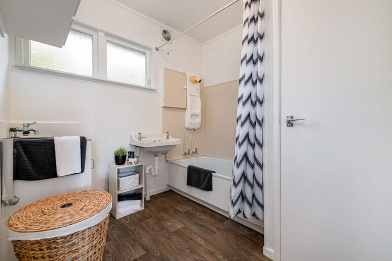 Photo of property in 2/219 Swanson Road, Henderson, Auckland, 0610