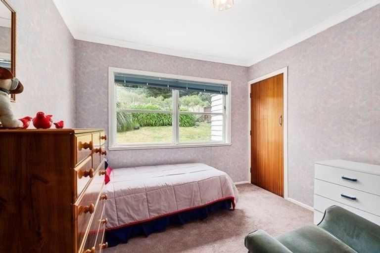 Photo of property in 59 Sunrise Boulevard, Tawa, Wellington, 5028