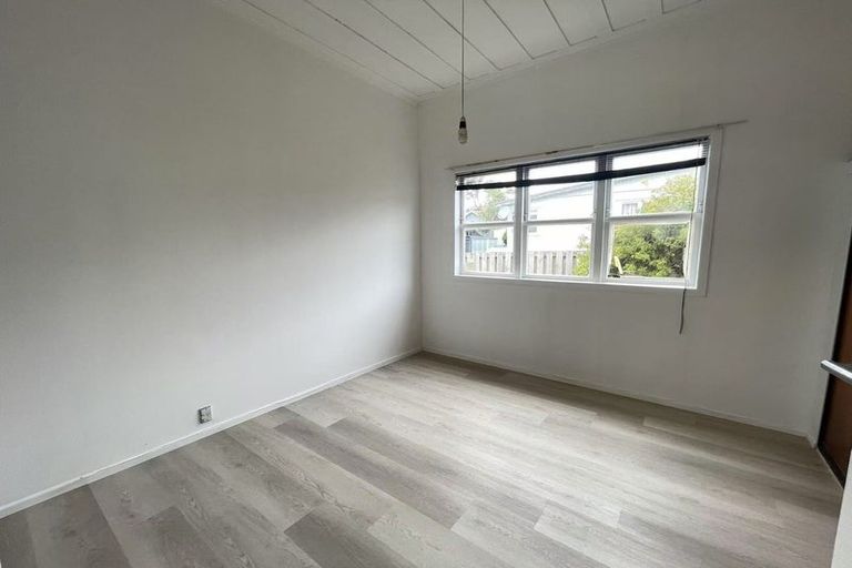 Photo of property in 7 Croydon Road, New Lynn, Auckland, 0600