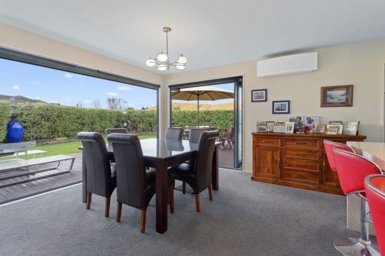 Photo of property in 27 Hawkins Place, Rangiora, 7400