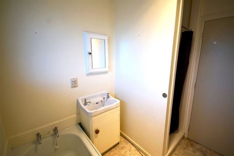 Photo of property in 15 Montrose Avenue, Culverden, 7392