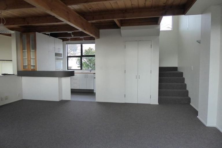 Photo of property in 2/80 Hobson Street, Thorndon, Wellington, 6011