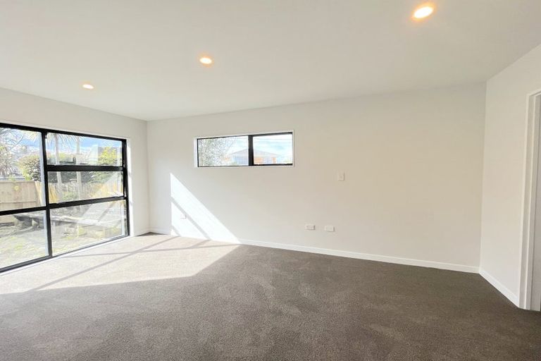 Photo of property in 2/67 Nile Road, Milford, Auckland, 0620