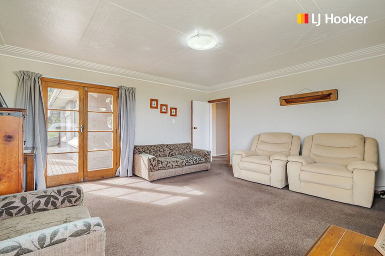 Photo of property in 31 Waldron Crescent, Green Island, Dunedin, 9018