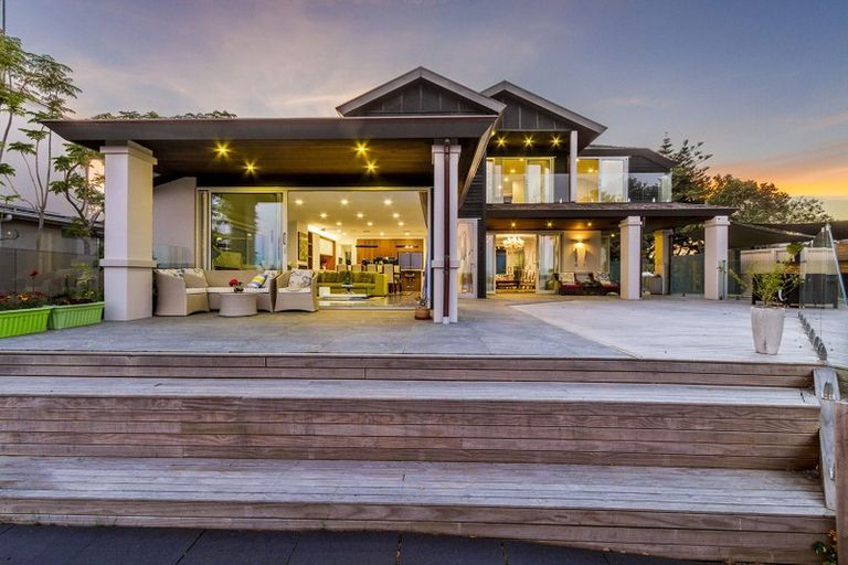 Photo of property in 2 Seacliffe Avenue, Belmont, Auckland, 0622