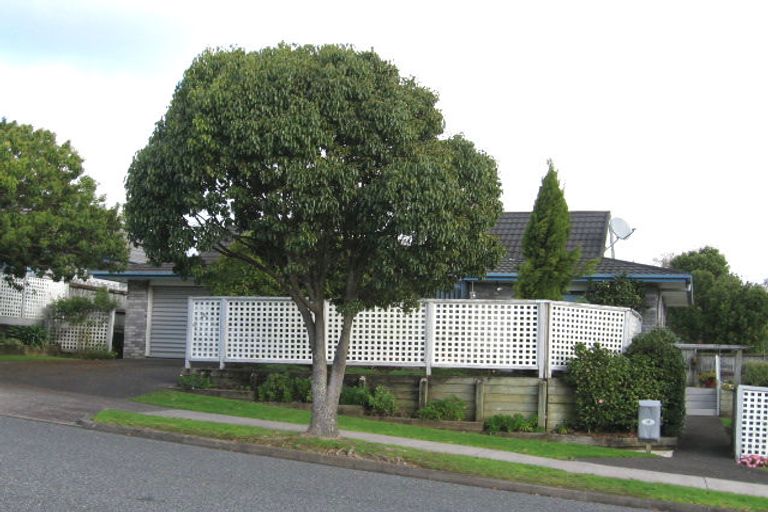 Photo of property in 2/30 Clydesdale Avenue, Somerville, Auckland, 2014