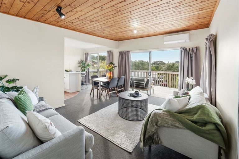 Photo of property in 53 Elliston Crescent, Stanmore Bay, Whangaparaoa, 0932