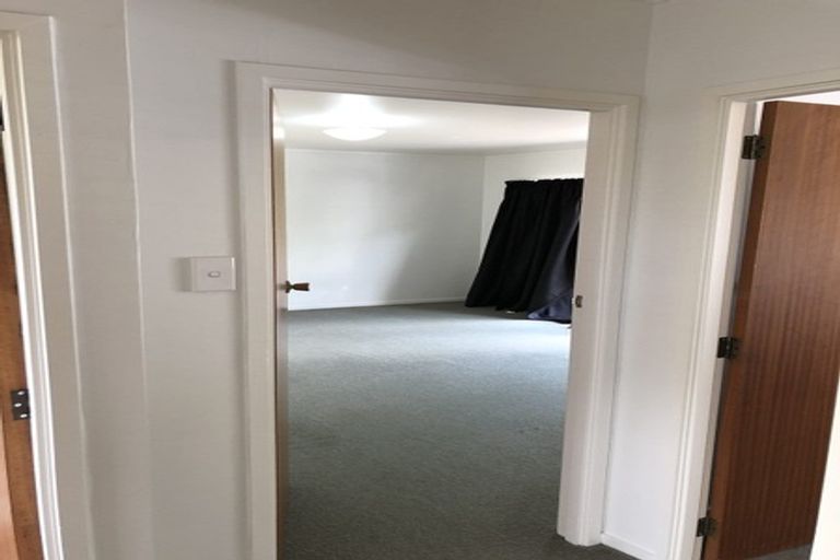 Photo of property in 2/32 Eastern Beach Road, Eastern Beach, Auckland, 2012