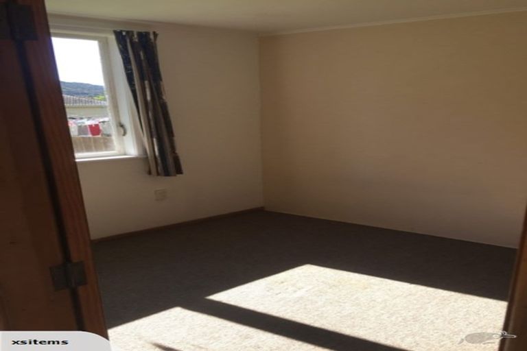 Photo of property in 37 Tremewan Street, Tawa, Wellington, 5028