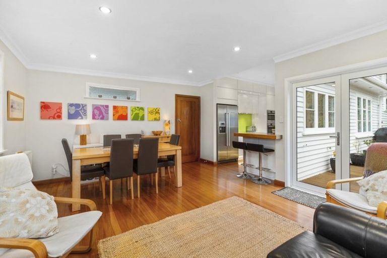 Photo of property in 18 Delhi Crescent, Khandallah, Wellington, 6035