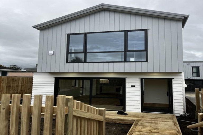 Photo of property in 18 Penfold Place, Henderson, Auckland, 0610