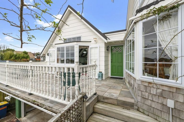 Photo of property in 32a Corunna Road, Milford, Auckland, 0620