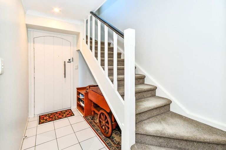 Photo of property in 6 Oakland Avenue, Papatoetoe, Auckland, 2025