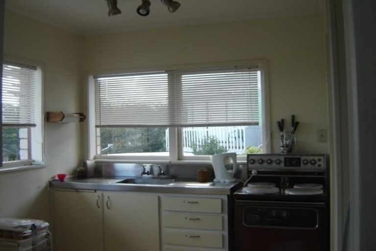 Photo of property in 1/17 Orton Street, Glenfield, Auckland, 0627