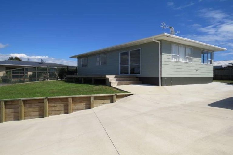 Photo of property in 7c Fairview Place, Westown, New Plymouth, 4310