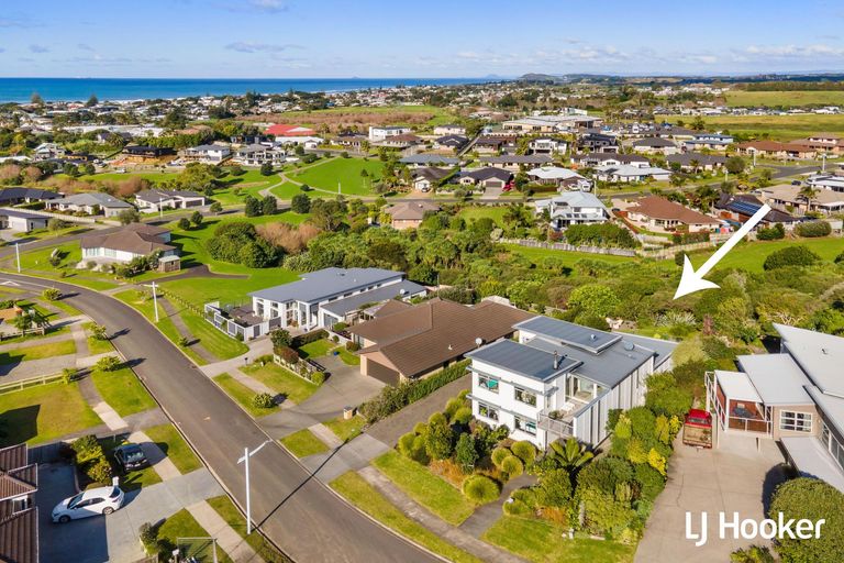Photo of property in 9 Tohora View, Waihi Beach, 3611