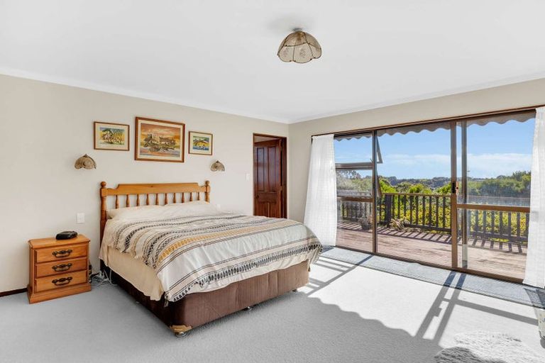 Photo of property in 27 Donnelly Street, Oakura, 4314