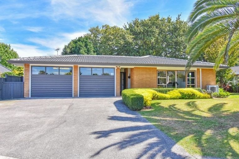Photo of property in 9 Tulloch Place, Conifer Grove, Takanini, 2112