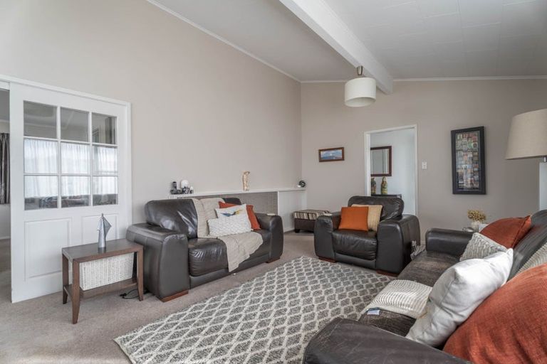 Photo of property in 16 Truscott Avenue, Johnsonville, Wellington, 6037