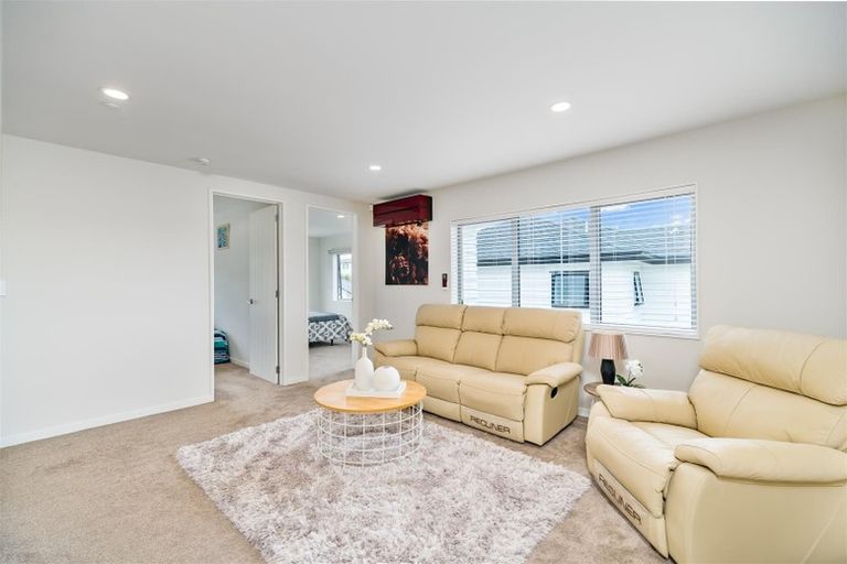 Photo of property in 106 Colonial Drive, Silverdale, 0932