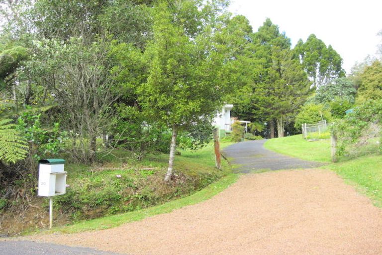 Photo of property in 20 Bush Road, Waiatarua, Auckland, 0604