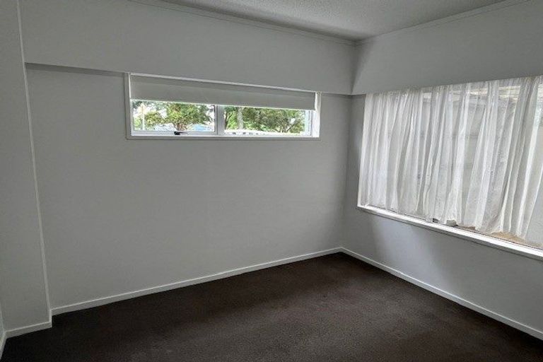 Photo of property in 1/57 Butley Drive, Farm Cove, Auckland, 2012