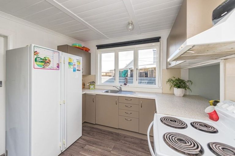 Photo of property in 2 Moore Avenue, Tawhero, Whanganui, 4501